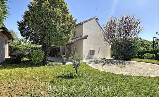 Casa a Échenevex, Alvernia-Rodano-Alpi, Francia 1