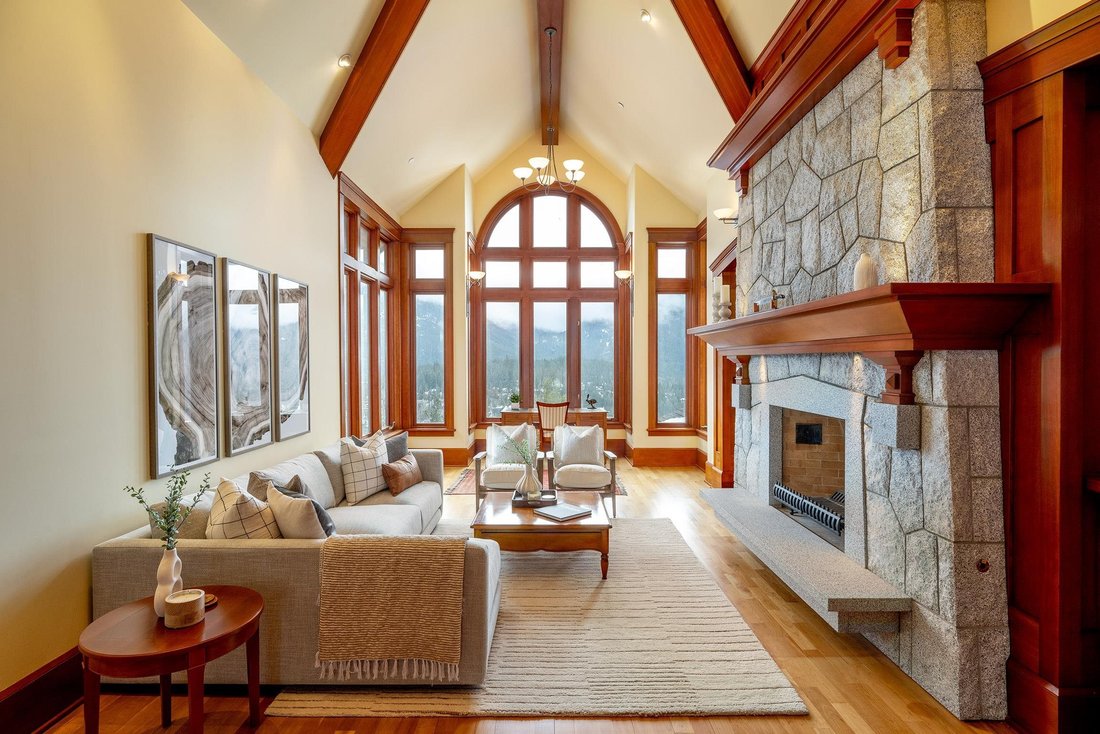 House in Whistler, British Columbia, Canada 2 - 17814346