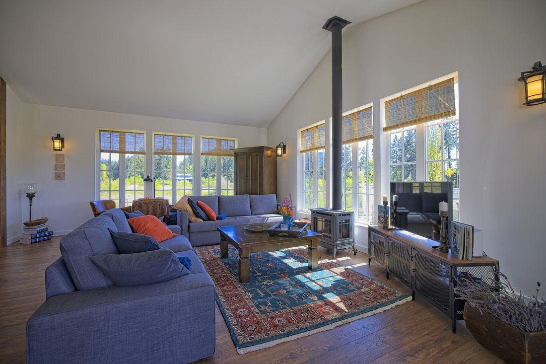 House in Saltspring Island, British Columbia, Canada 5 - 17813985