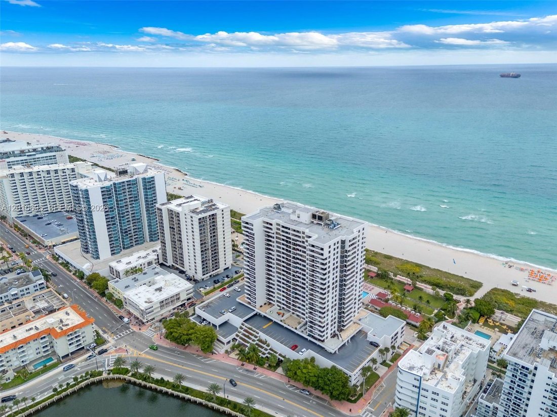 Condo in Miami Beach, Florida, United States 3 - 17812295