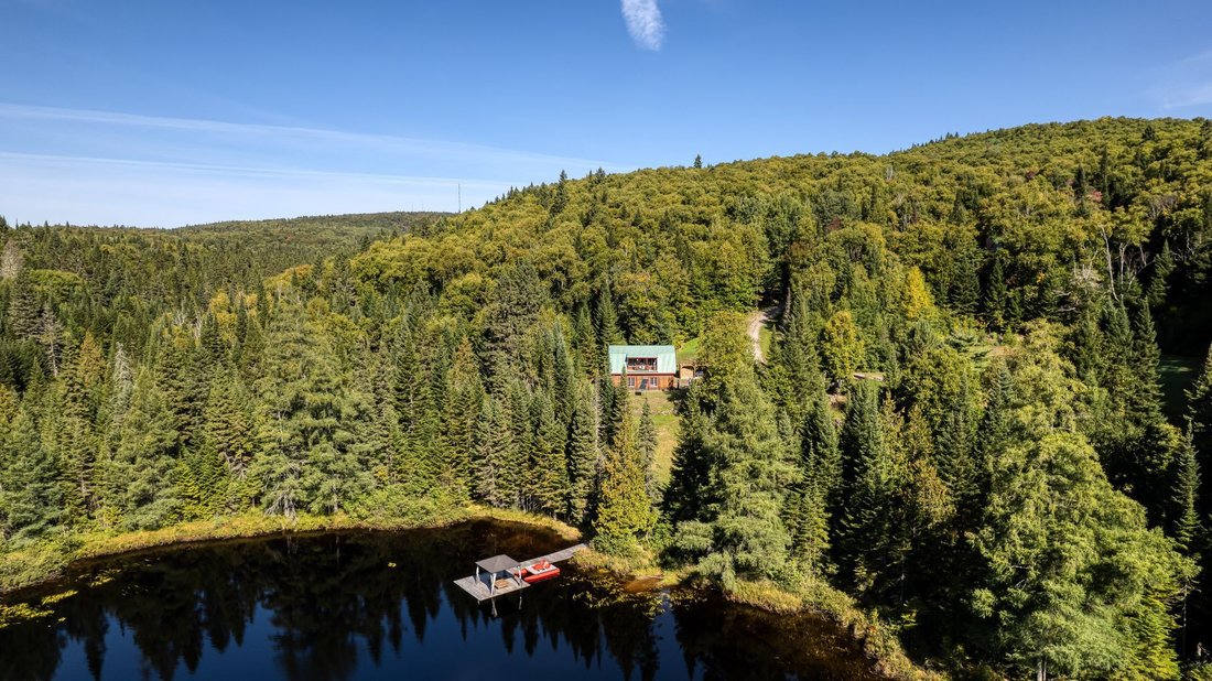 House in Saint-Zénon, Quebec, Canada 3 - 16185171