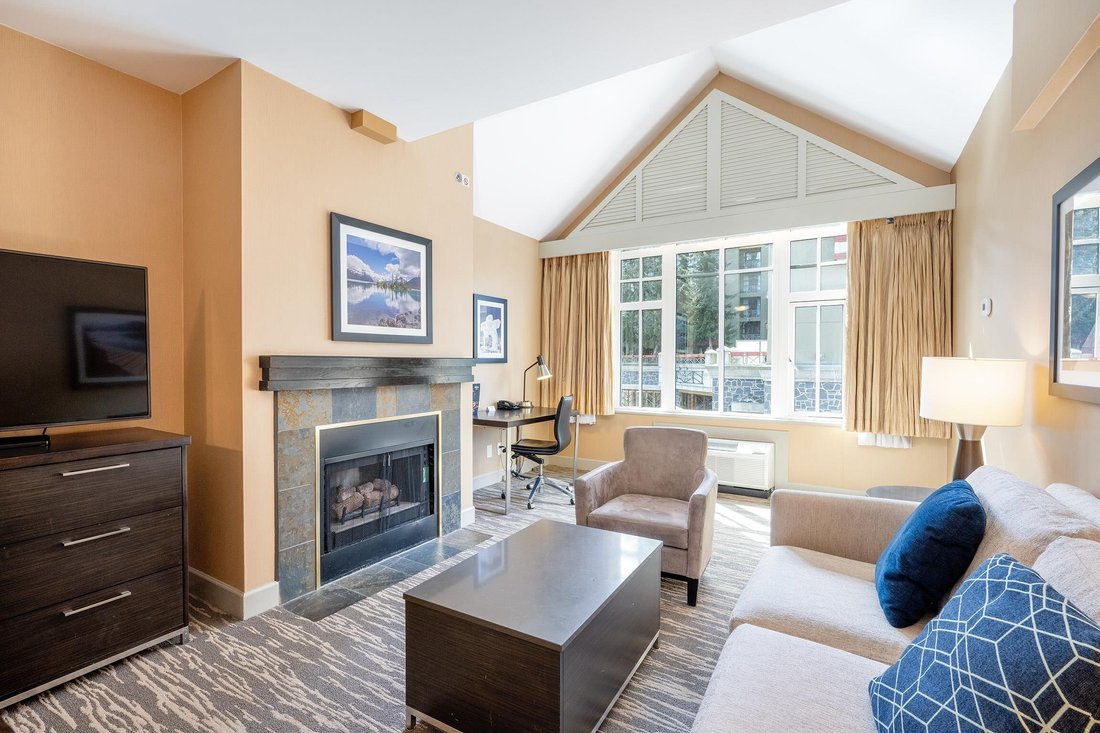 Condo in Whistler, British Columbia, Canada 1 - 17814350
