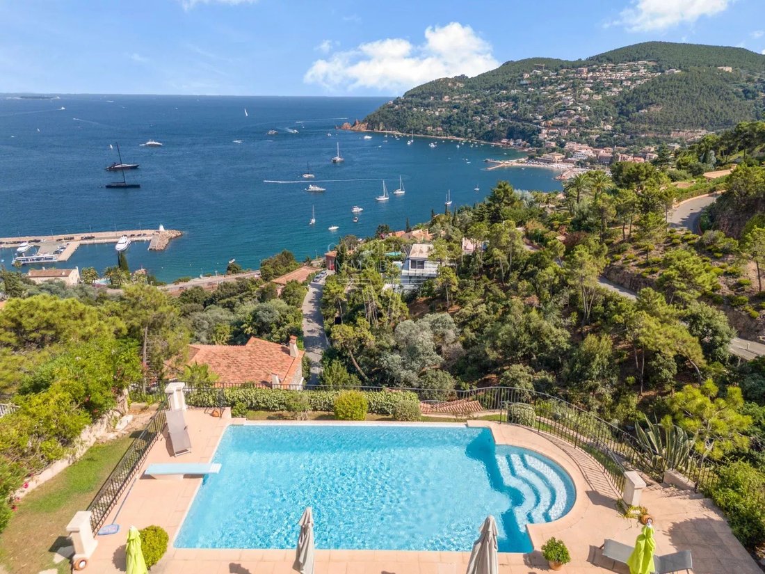 House in Théoule-sur-Mer, Provence-Alpes-Côte d'Azur, France 3 - 15176140