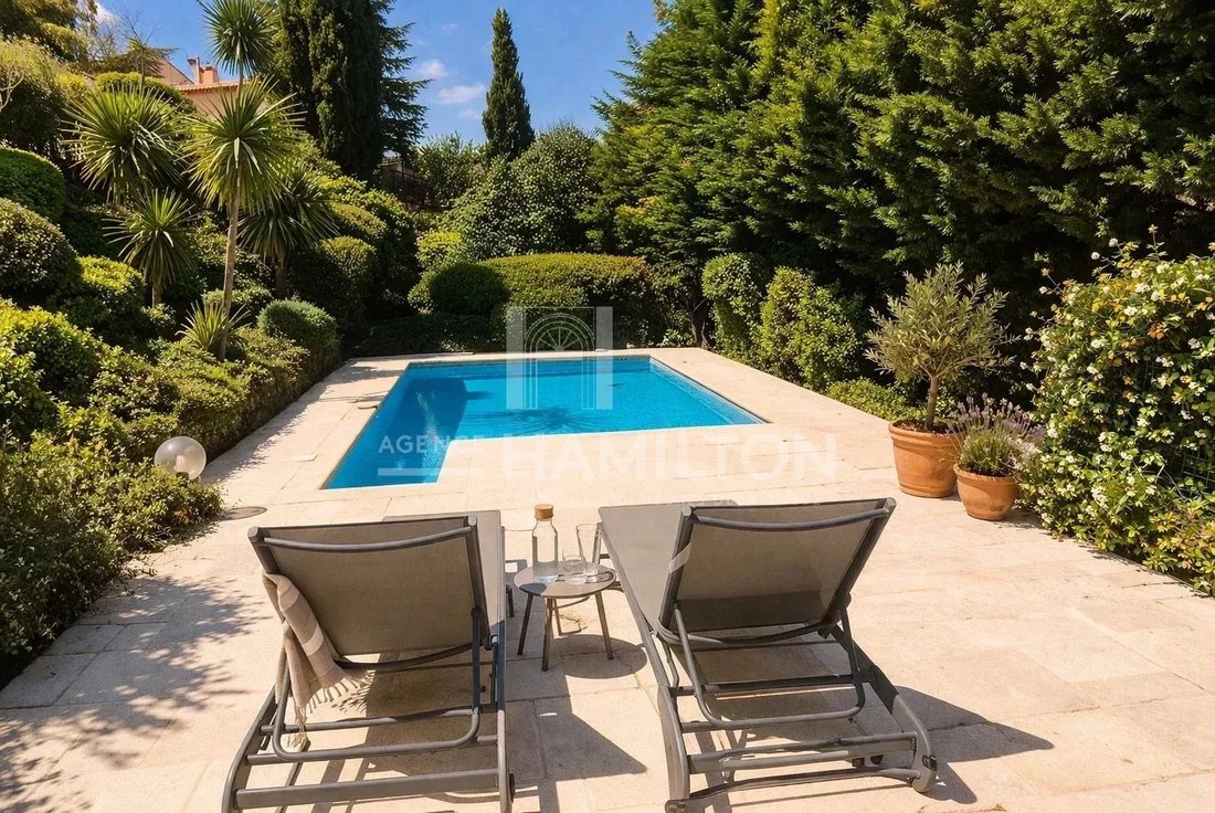 House in Le Rouret, Provence-Alpes-Côte d'Azur, France 2 - 17660434