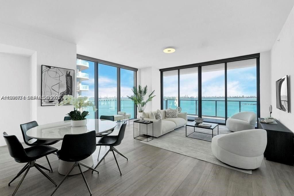 House in Miami, Florida, United States 5 - 17815418