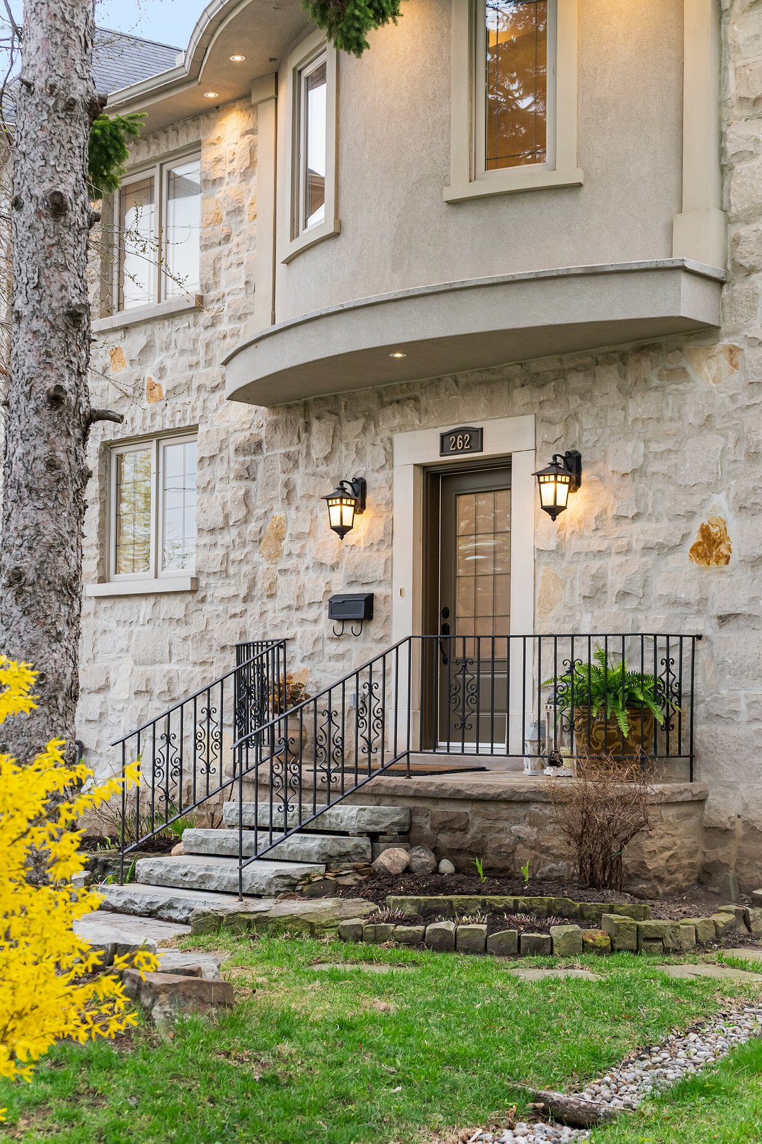 House in Toronto, Ontario, Canada 3 - 17811130