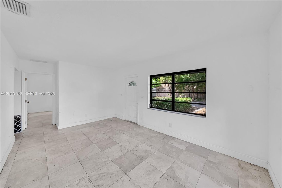 House in Miami, Florida, United States 4 - 17812351