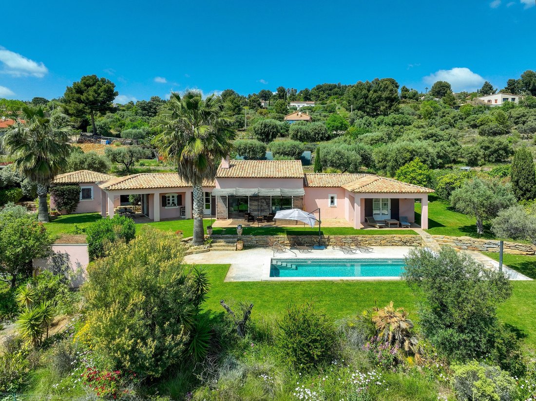 House in La Cadiere-d'Azur, Provence-Alpes-Côte d'Azur, France 2 - 17814519