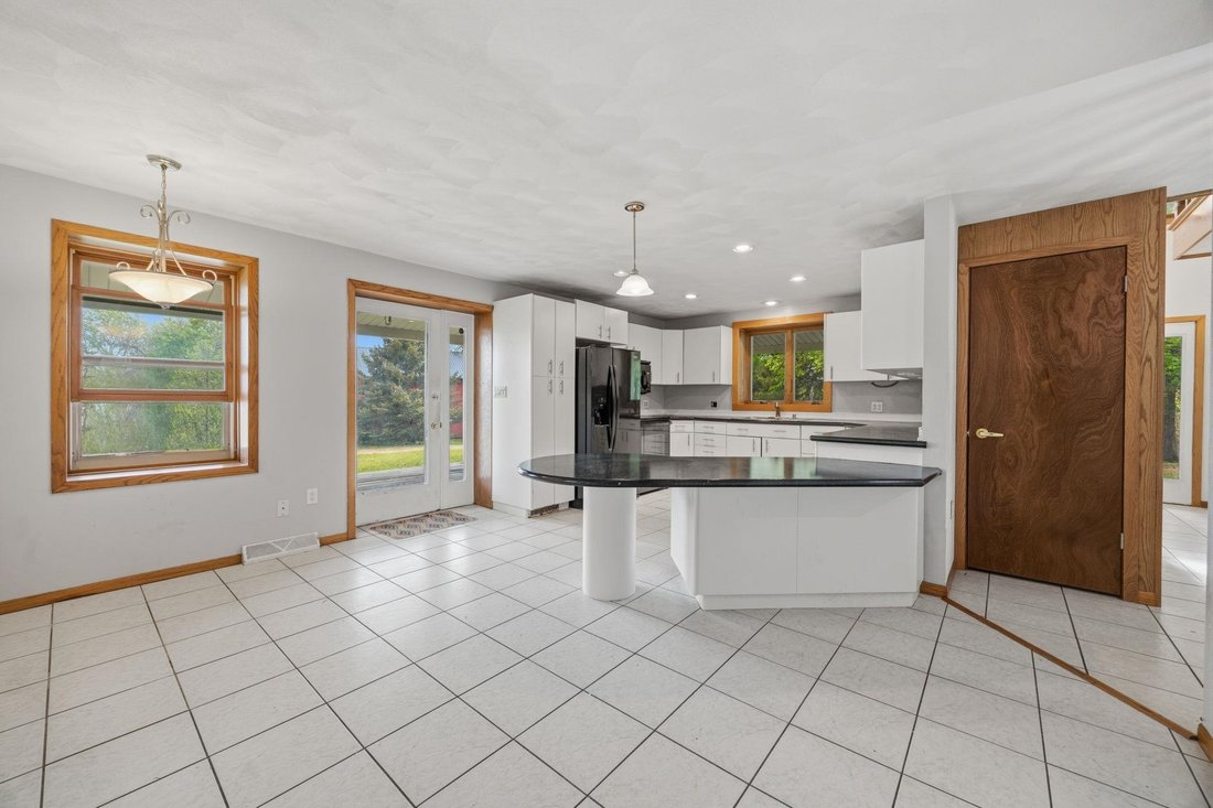 House in Stoughton, Wisconsin, United States 4 - 17811571