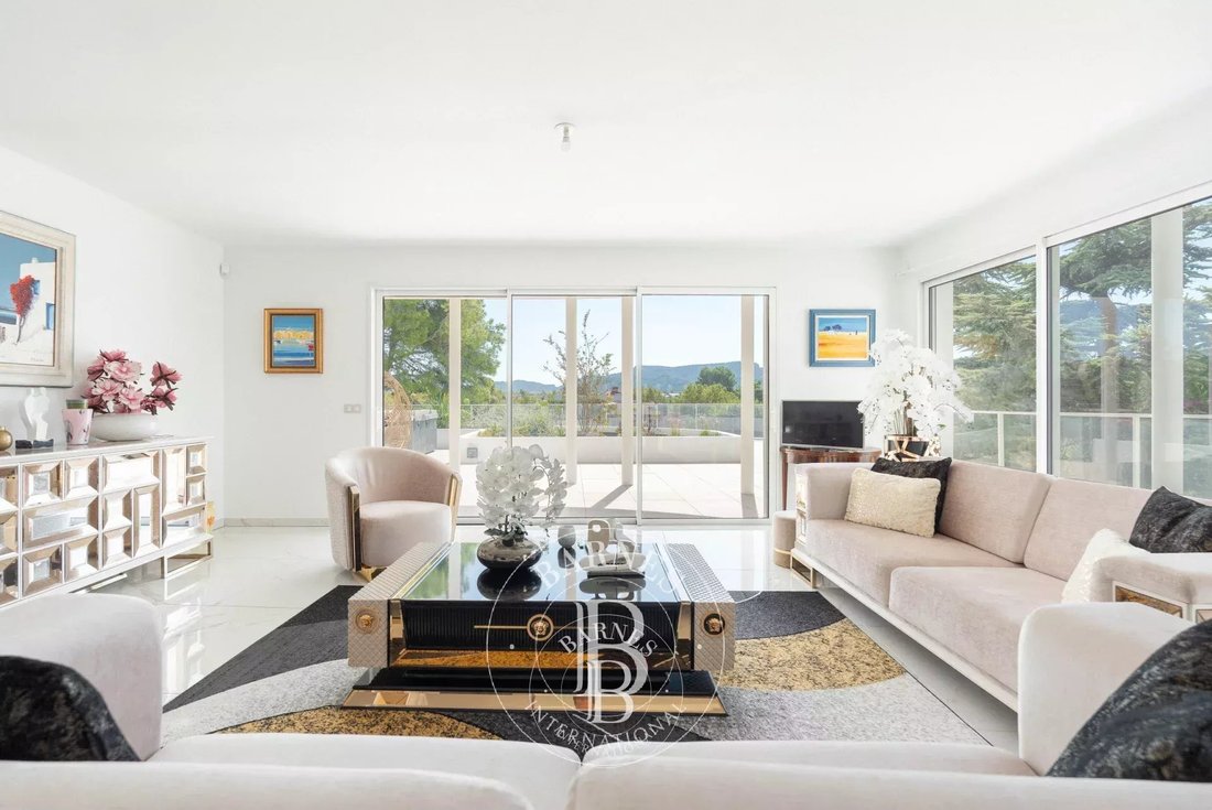 Apartment in Saint Giniez, 8e Arrondissement, Marseille 2 - 14725749