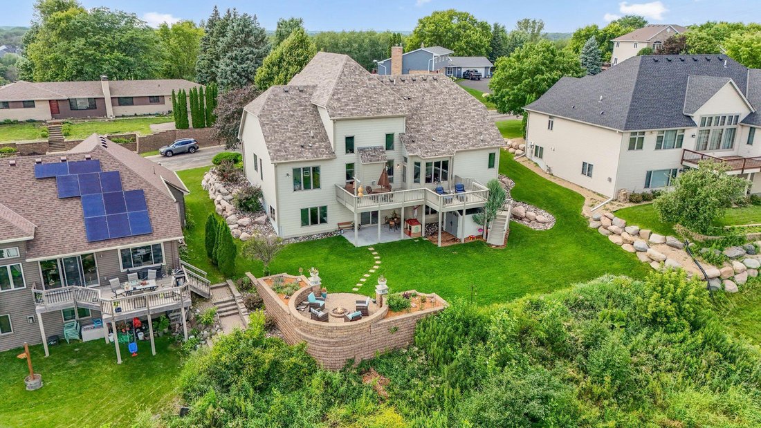 House in Little Canada, Minnesota, United States 1 - 17814905