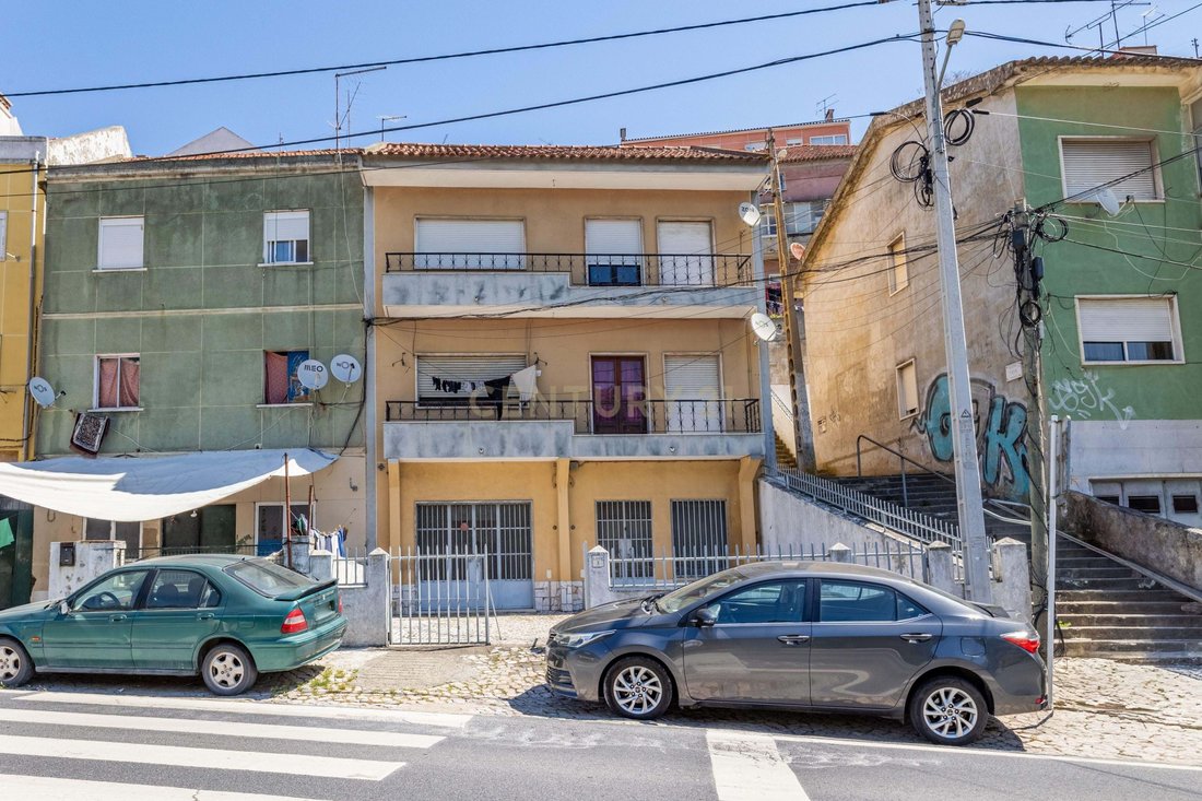 House in Camarate, Unhos e Apelacao, Lisbon, Portugal 1 - 15882623