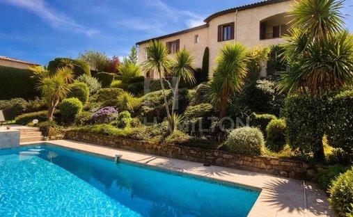 Maison à Le Rouret, Provence-Alpes-Côte d'Azur, France 1