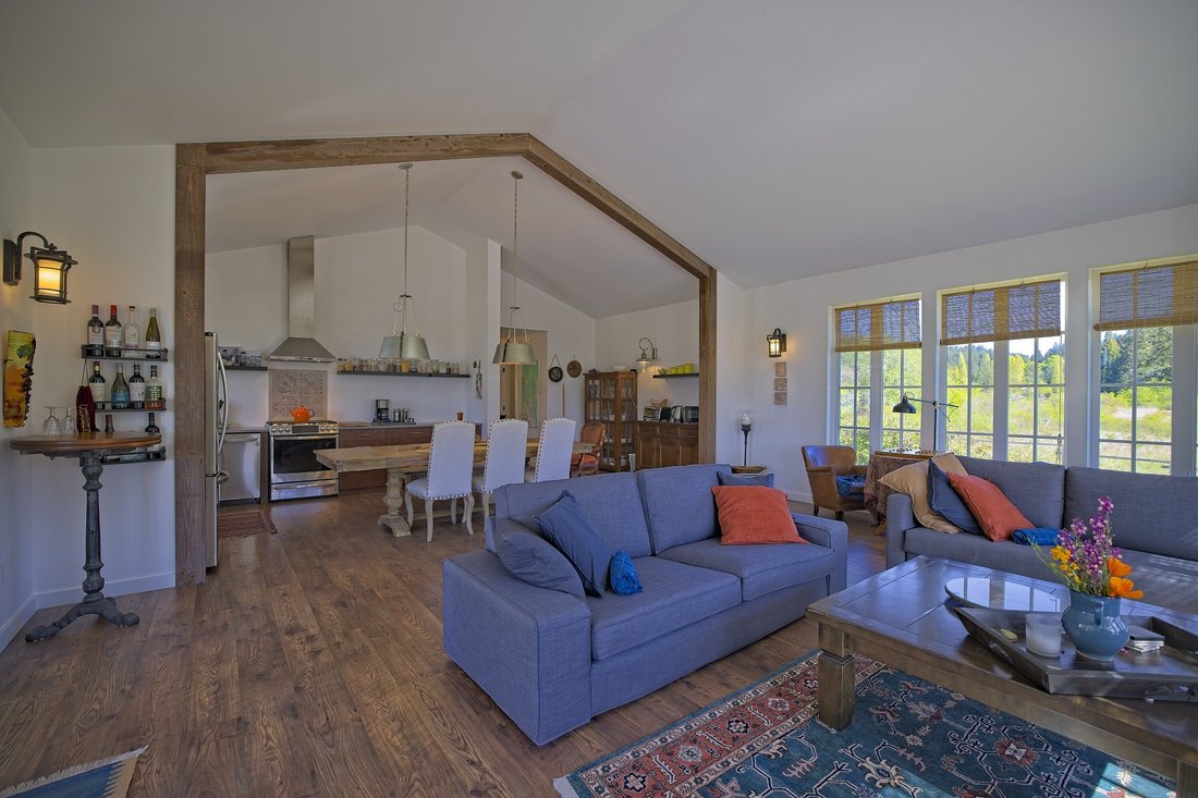 House in Saltspring Island, British Columbia, Canada 3 - 17813985