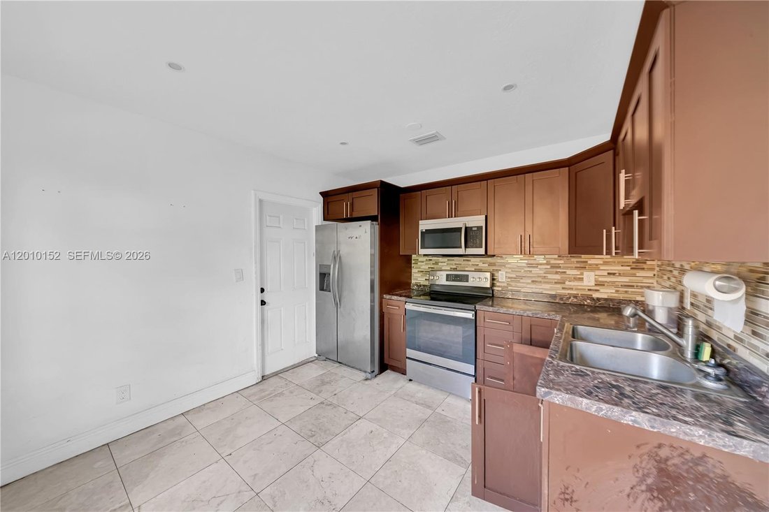 House in Miami, Florida, United States 5 - 17812351
