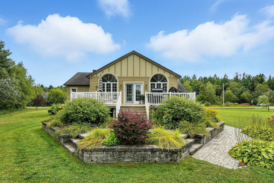 House in Saint-Damien, Quebec, Canada 4 - 16132643