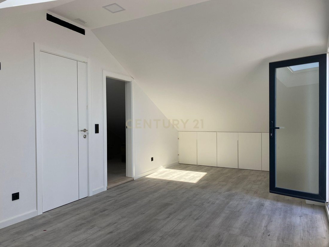 Apartment in Santa Iria de Azoia, Sao Joao da Talha e Bobadela, Lisbon, Portugal 3 - 17425527