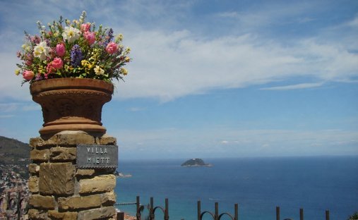Villa in Western Hill, Alassio, Liguria 1