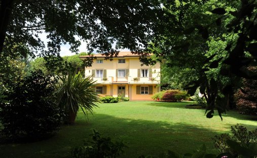 Villa en Ronchi, Massa, Italia 1