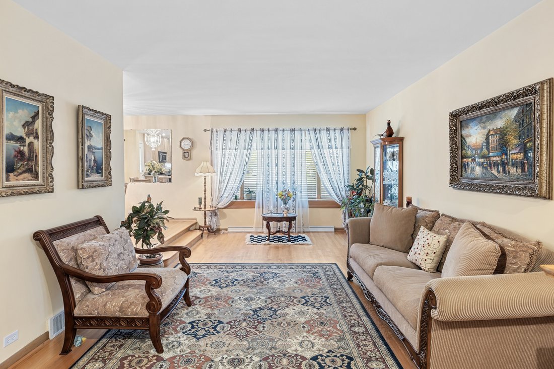 House in Skokie, Illinois, United States 5 - 17687951