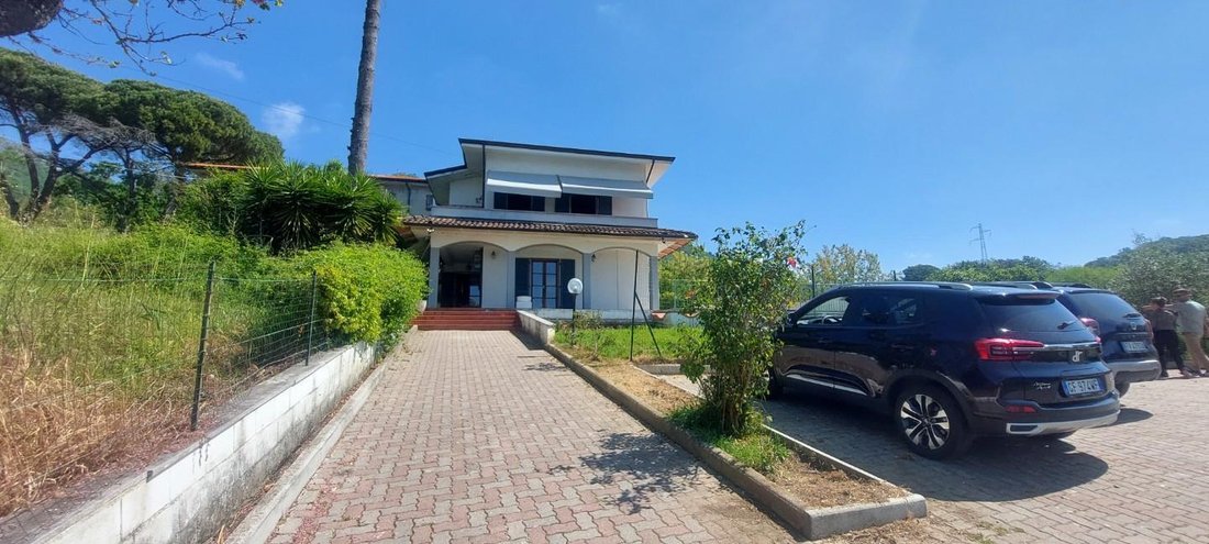 House in Fontia-Fossola-Fossone, Marina di Carrara, Tuscany 1 - 17812297