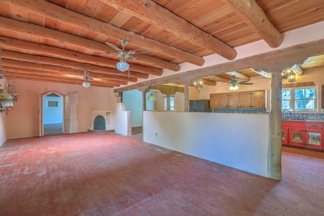 House in Los Ranchos de Albuquerque, New Mexico, United States 2 - 17811683
