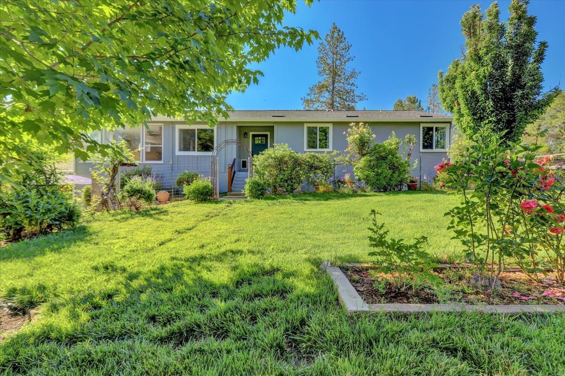 Nevada City, California, United States 1 - 17814090