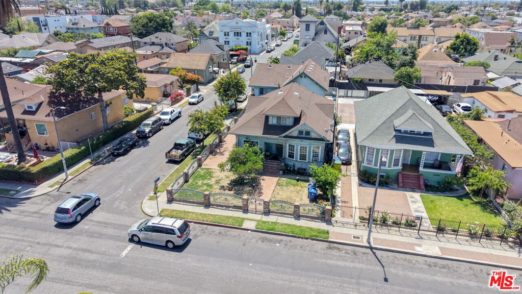 Los Angeles, California, United States 5 - 17812089