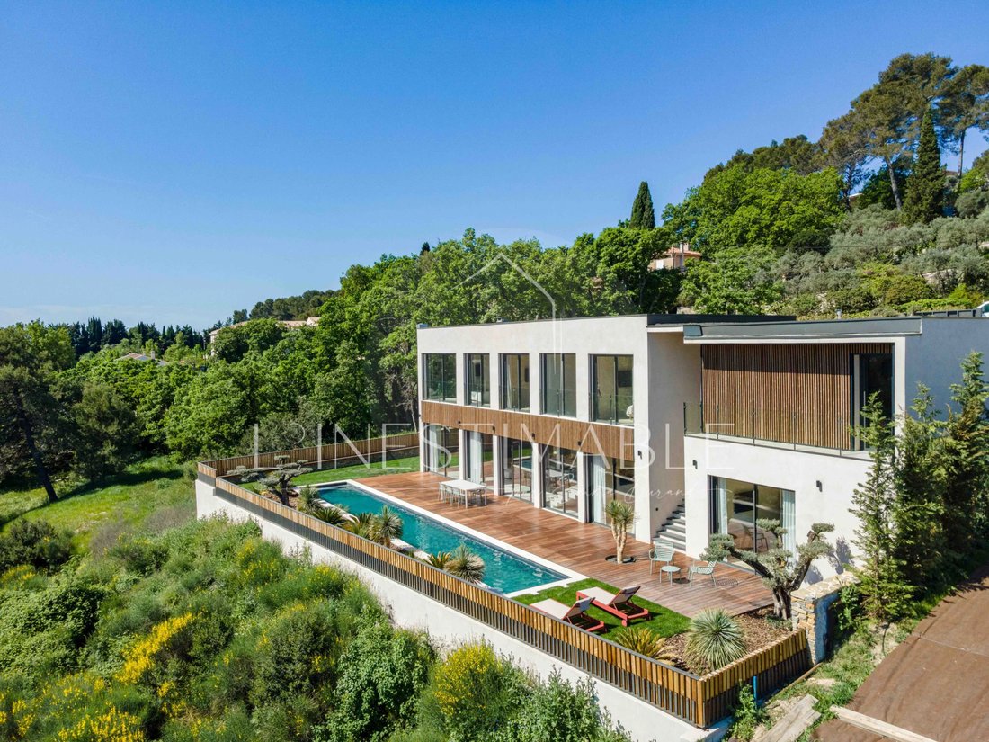 Estate in Granettes-Jauberte-Sainte Anne, Aix-en-Provence, France 1 - 17729243