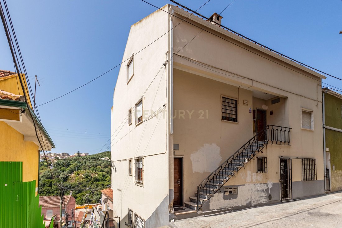 House in Camarate, Unhos e Apelacao, Lisbon, Portugal 4 - 17332276