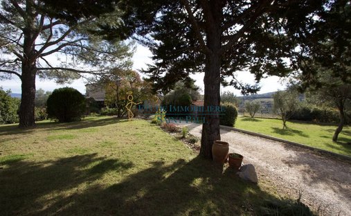 Maisons de campagne à Centre Ville, Clermont-l'Hérault, France 1