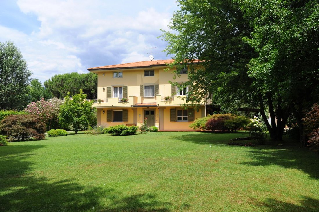 Villa in Ronchi, Massa, Italy 5 - 13422290