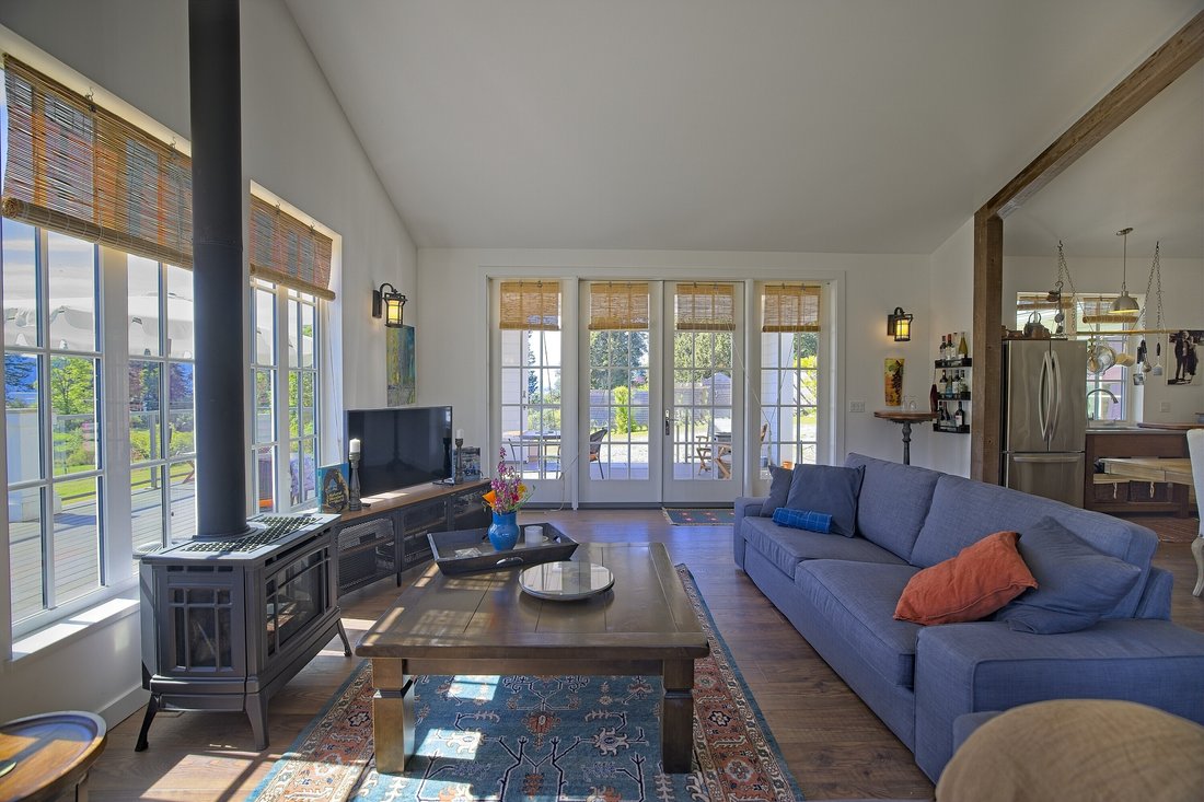 House in Saltspring Island, British Columbia, Canada 4 - 17813985