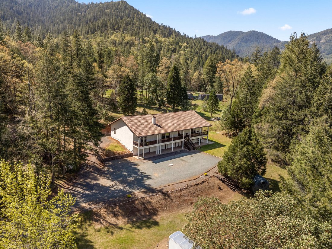 House in Rogue River, Oregon, United States 1 - 17812939