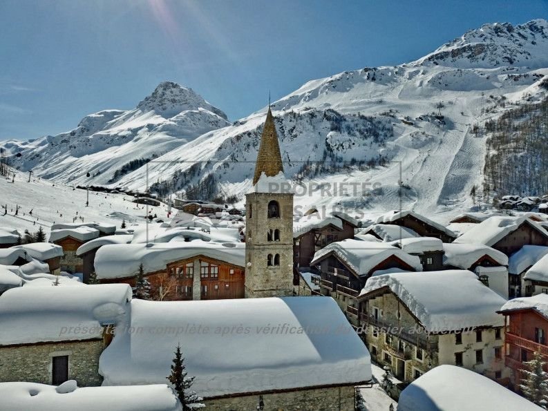Chalet in Val-d'Isere, Auvergne-Rhône-Alpes, France 1 - 16296508