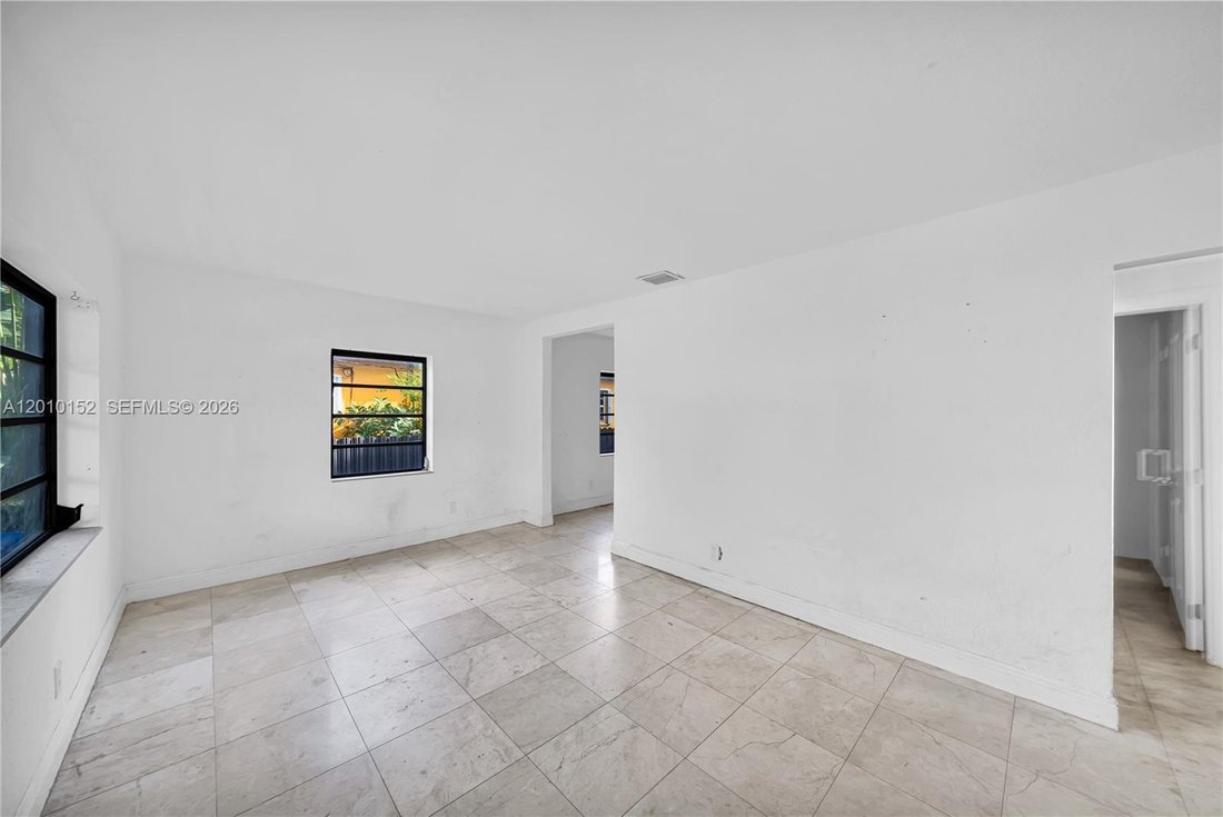 House in Miami, Florida, United States 3 - 17812351