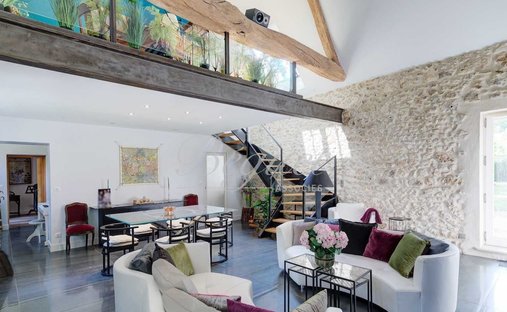 House in Sud, Veigne, France 1