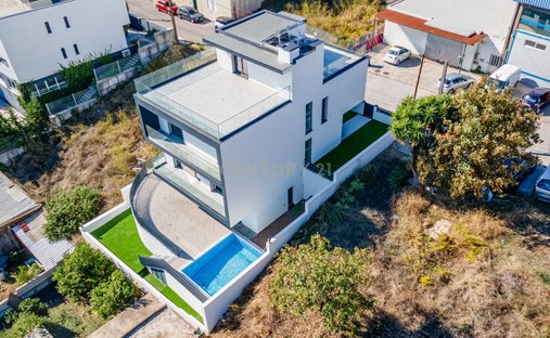 Villa in Ramada e Canecas, Lisbon, Portugal 1