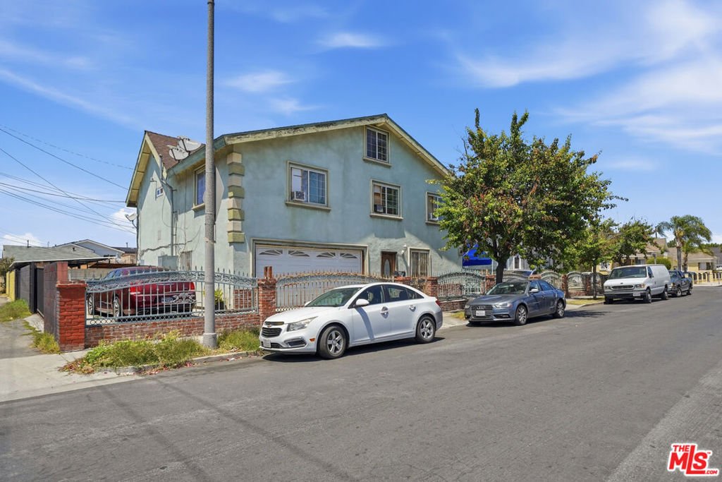 Los Angeles, California, United States 1 - 17812089