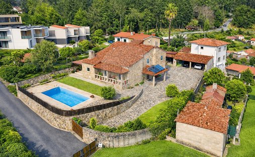 House in Rio Douro, Braga, Portugal 1