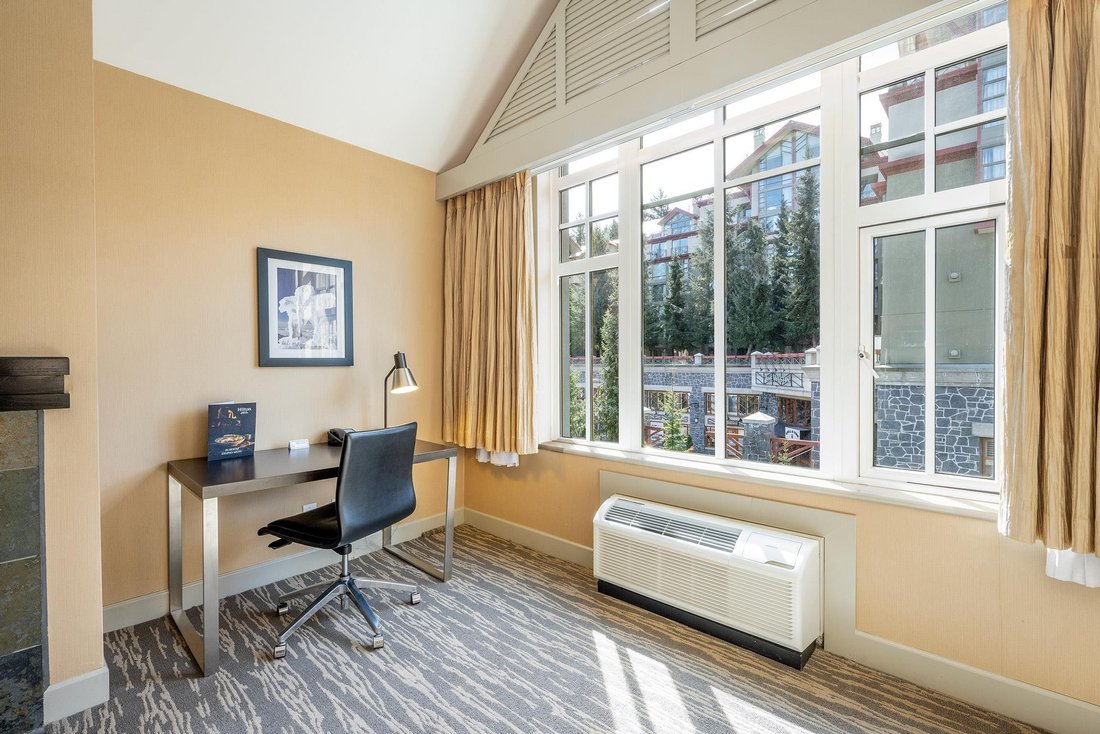 Condo in Whistler, British Columbia, Canada 2 - 17814350