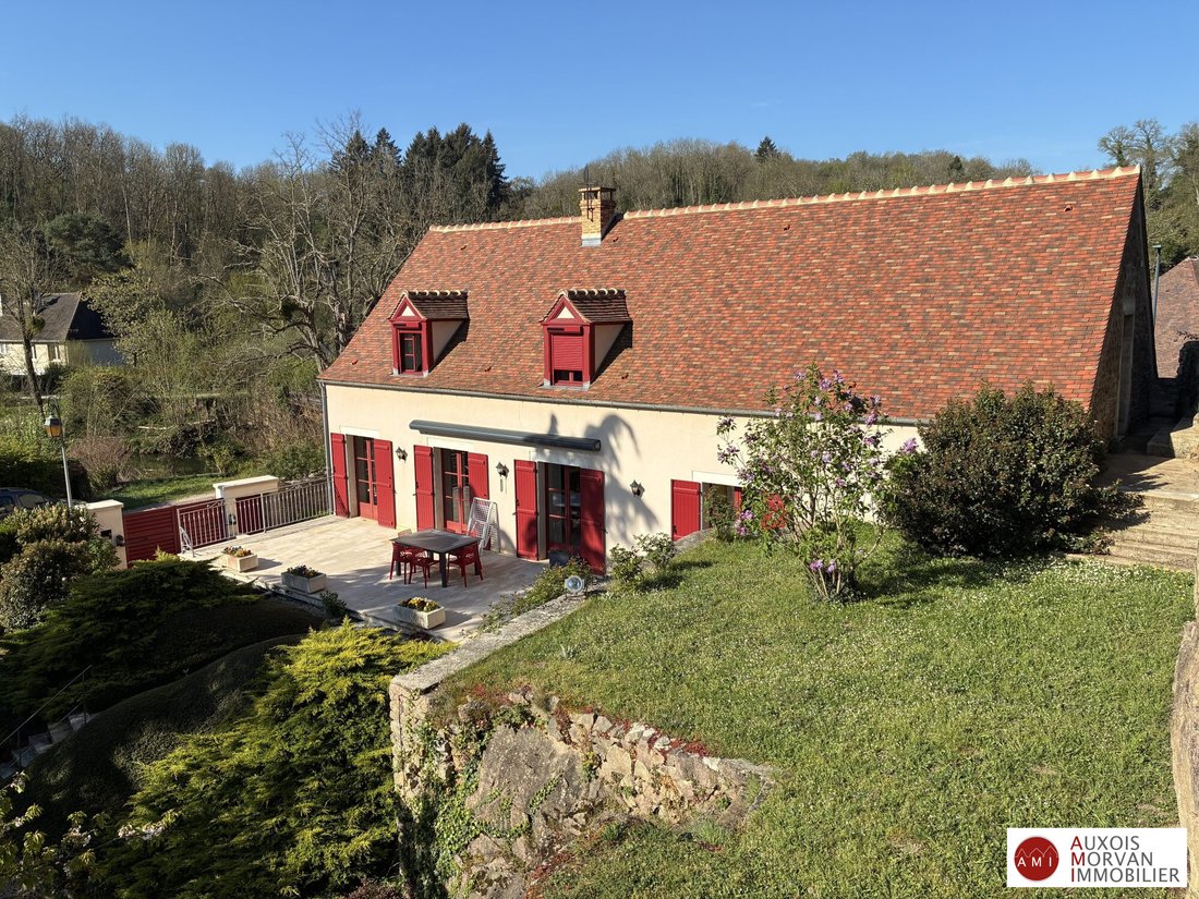 House in Semur-en-Auxois, Bourgogne – Franche-Comté, France 1 - 17815653