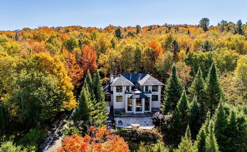 House in Sainte-Anne-des-Lacs, Quebec, Canada 1