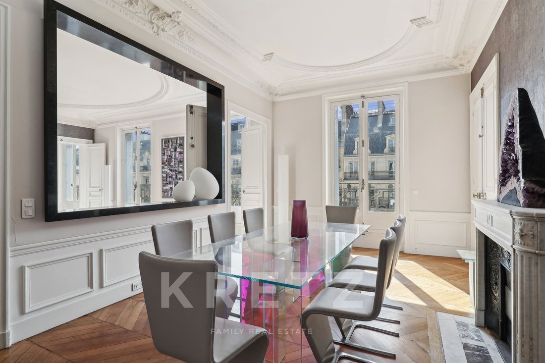 Apartment in Palais Royal, Paris 1er Arrondissement, Paris 5 - 15241226
