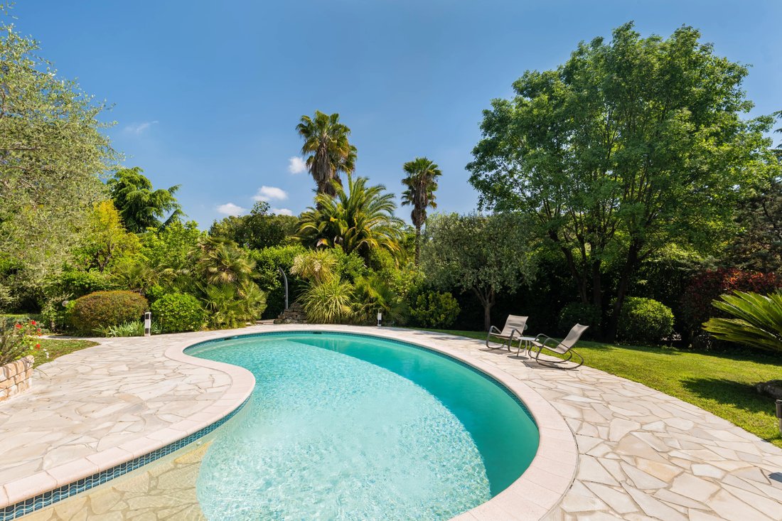 Villa a Mougins, Provenza-Alpi-Costa Azzurra, Francia 2 - 17810633
