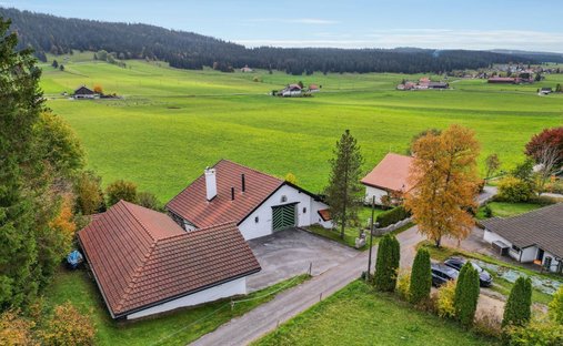 House in La Chaux-du-Milieu, Neuchâtel, Switzerland 1
