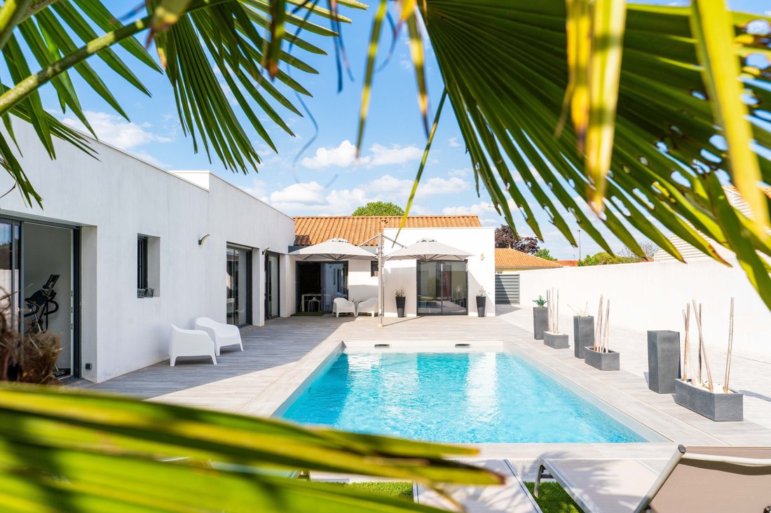 House in Bourg, Aytre, France 2 - 16381363