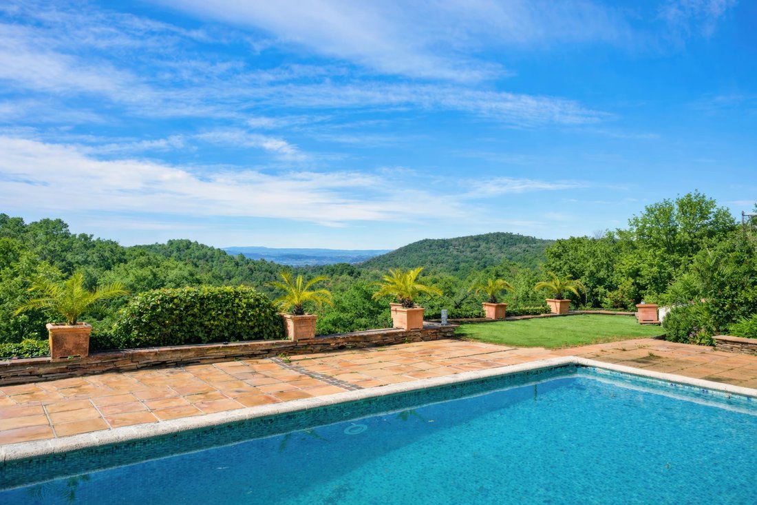Villa in La Garde-Freinet, Provence-Alpes-Côte d'Azur, France 1 - 17814170