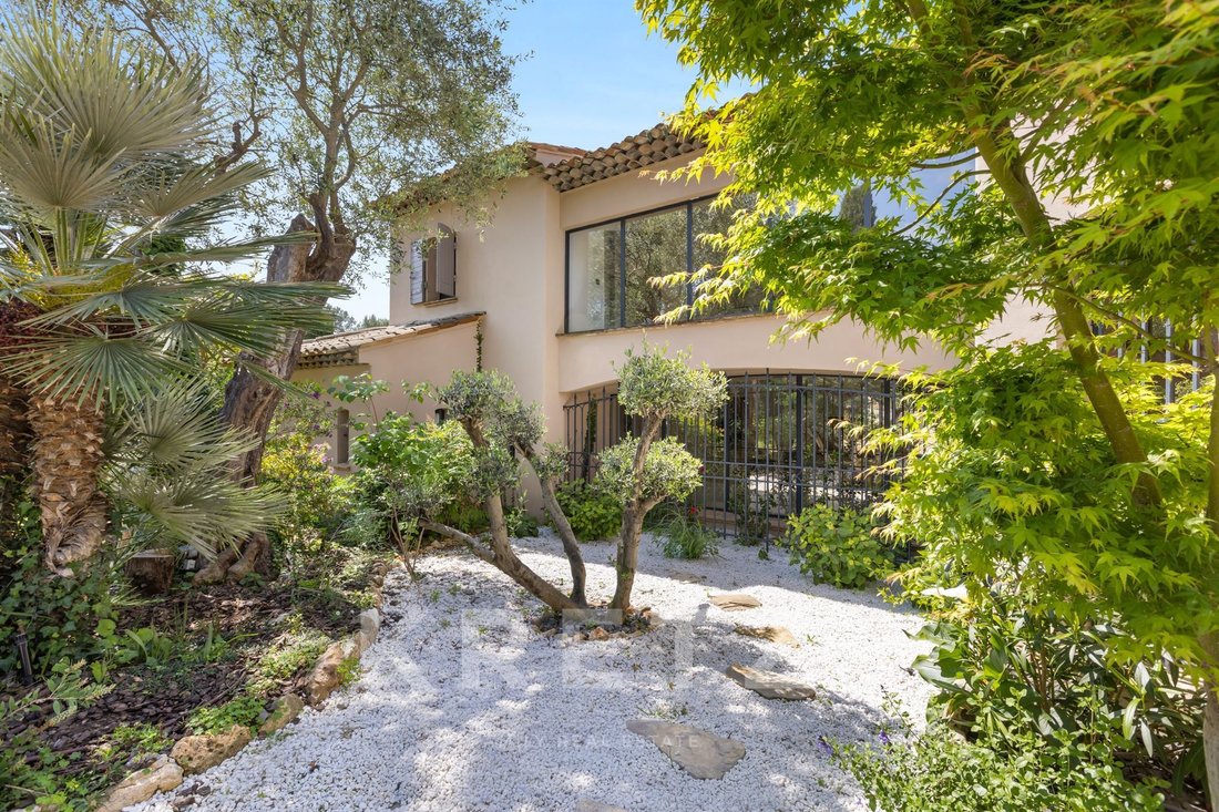 House in Mougins, Provence-Alpes-Côte d'Azur, France 2 - 17814480