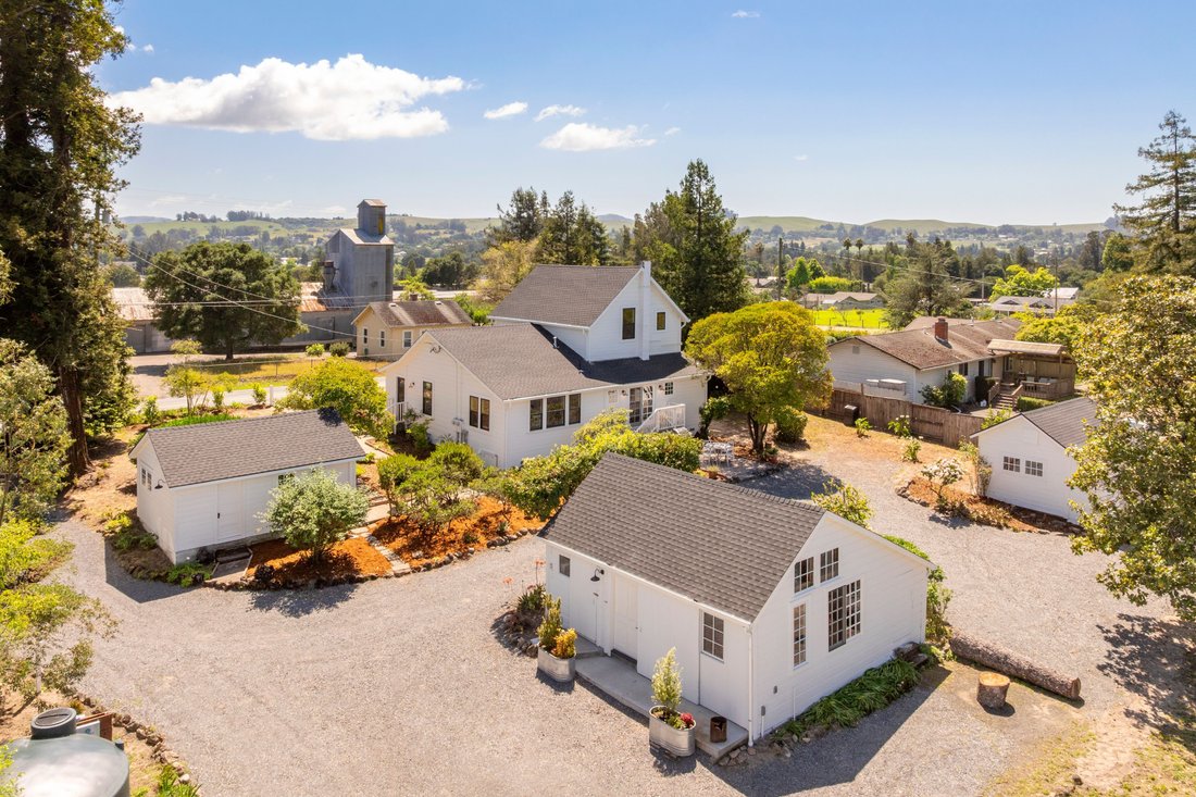 House in Petaluma, California, United States 1 - 17811509